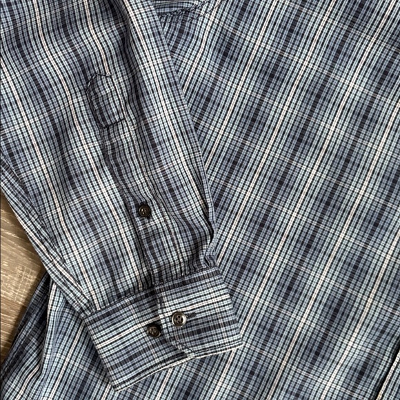 Axist Men's Blue Checkered Button Down Shirt - Picture 2 of 4